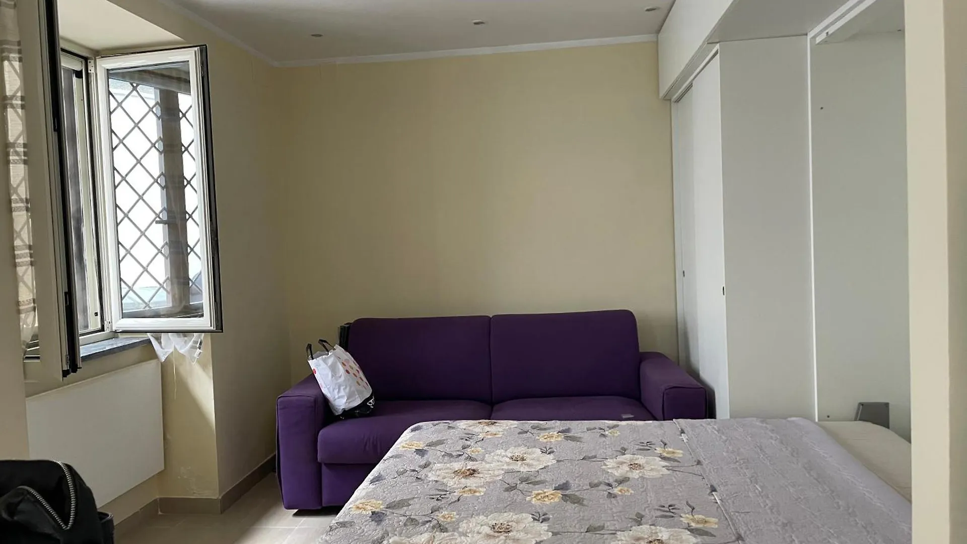 Holiday home Casa Sermoneta Naples Italy